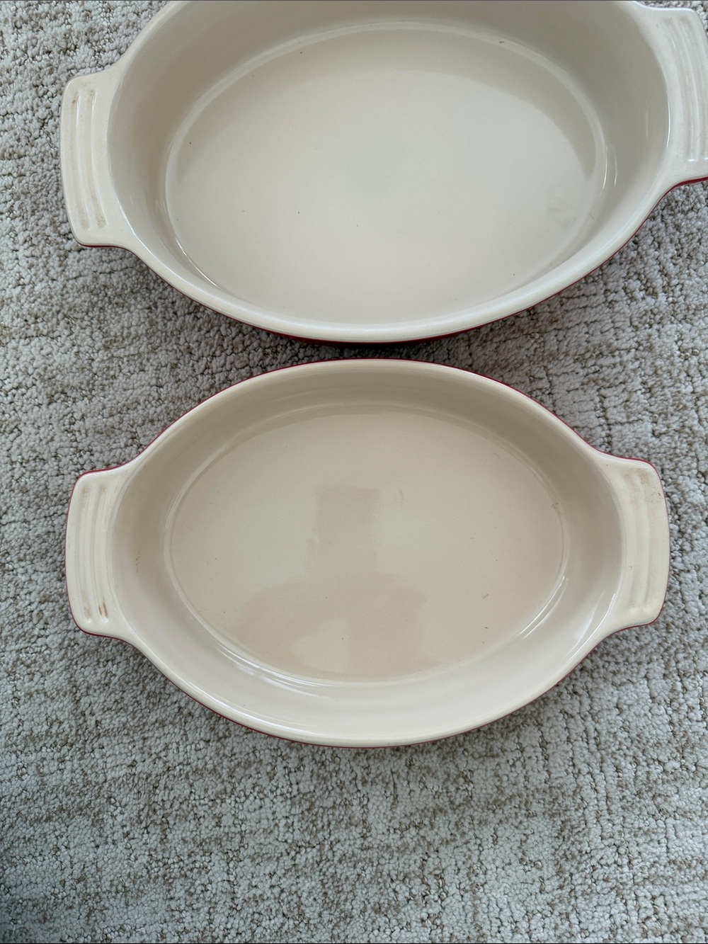 Le Creuset stoneware set of 2 Dune Oval dishes. 12.5/11.25 - Picture 2 of 3